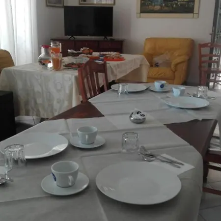 Monacis Bed & Breakfast 3*
