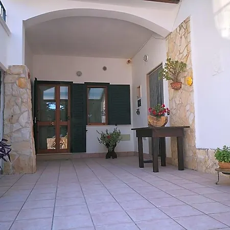 Monacis Bed & Breakfast