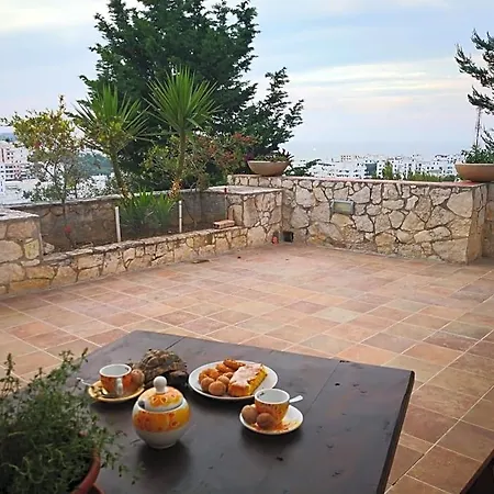 Monacis