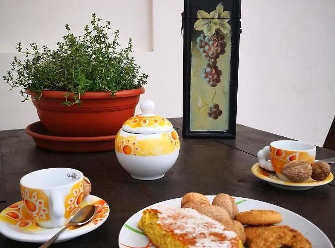 Monacis Bed & Breakfast 3*